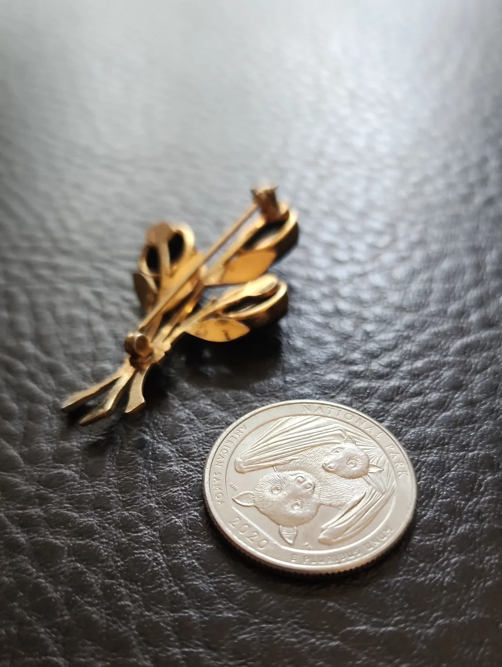 VTG Gold Filled Black Floral Bouquet Brooch - Classic Womens Jewelry